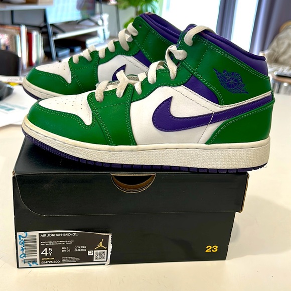 Air Jordan Boys The HULK sneakers with Original box